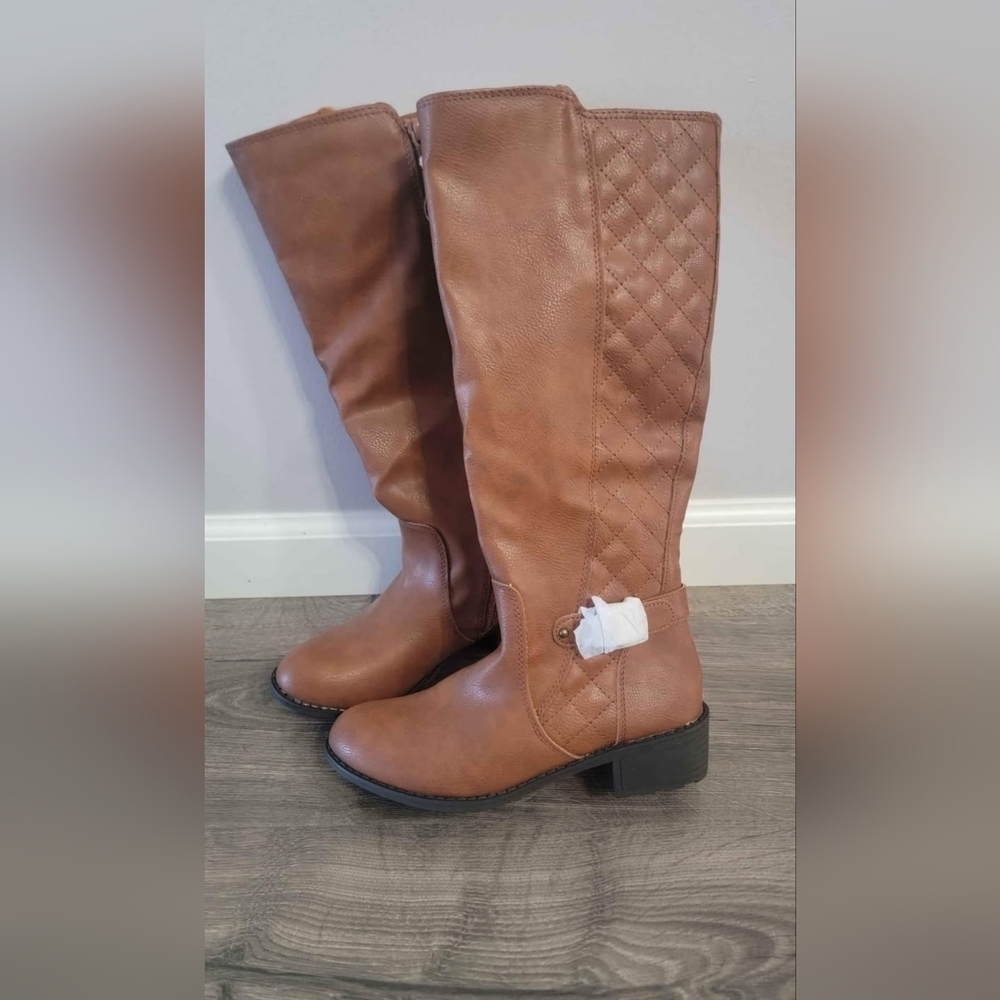 St. John's Bay Women's Boots Size 6.5 NWOT
